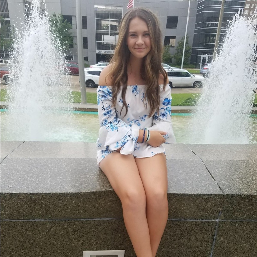 Meet your Posher, Addy